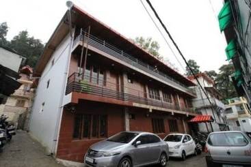 Hotel Goroomgo Kohinoor Mallital Nainital