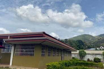 تختخواب و صبحانه Traum House