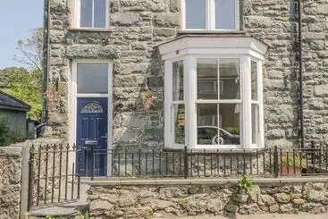 Mökkimajoitus Angorfa