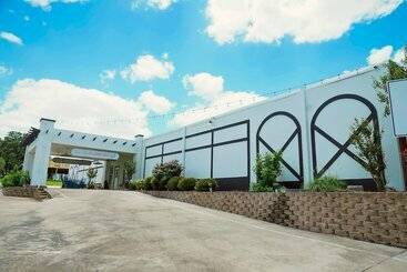 فندق Lone Star Glamp Inn