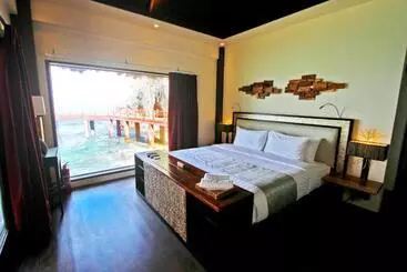 Cauayan Island Resort And Spa