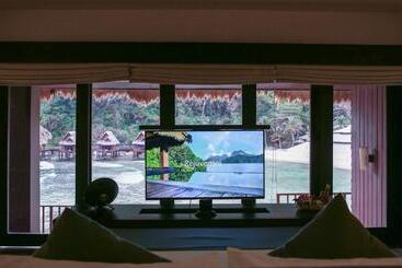 Cauayan Island Resort And Spa