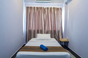 Lovely Jubbly Villa   Hostel