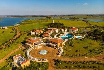 Hotel Daj Resort & Marina