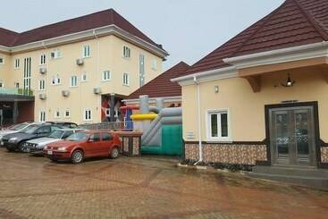 Kevotel Hotel And Suites