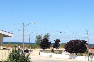 Motel Ludington Pier House