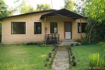 کلبه Nana Jungle Resort