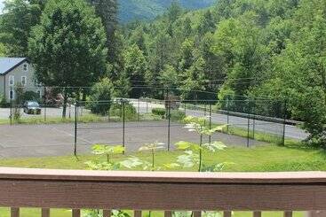 בית מלון כפרי Catskill Seasons Inn