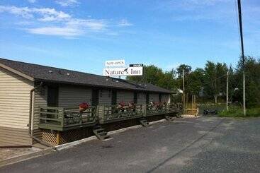 هتل Nature S Inn Kenora