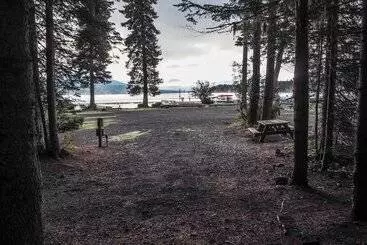 Hotelli Shelter Cove Resort & Marina