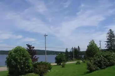 Joyce S Motel & Cottages