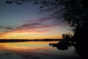 モーテル The Campbellford River Inn
