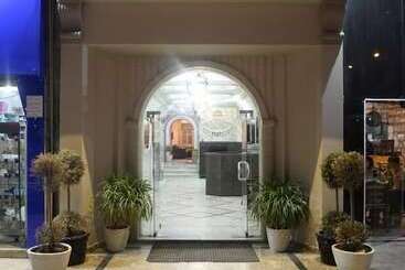 Al Ballouti Hotel Suites