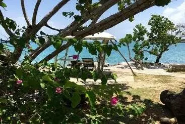 کلبه Little Bay Cabins