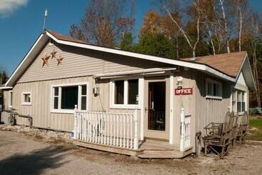 North Shore Cottages