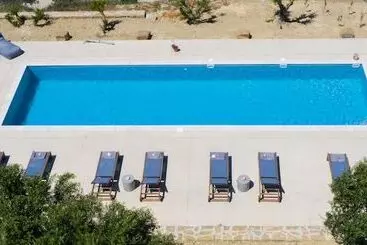 דירות לתיירים Afentiko Pigadi