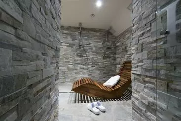 Snow Lodge Hotel Courchevel 1850