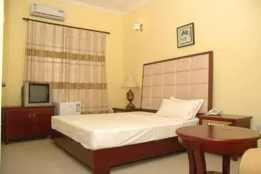 Pension Spintex Inn