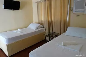 Hotel Whites And Greens Beach Resort