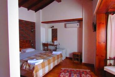 پانسیون Amazon Petite Palace