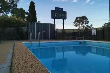 Y Motels Kingaroy