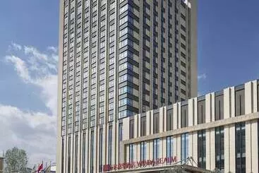 Отель Wanda Realm Dandong