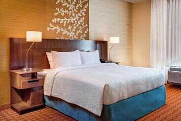 فندق Fairfield Inn & Suites By Marriott Pleasanton