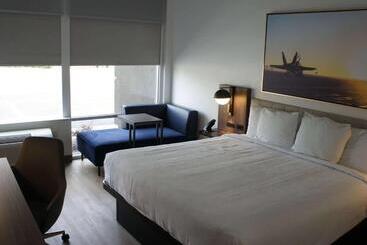 בית מלון כפרי La Quinta Inn & Suites By Wyndham Manchester Arnold Afb