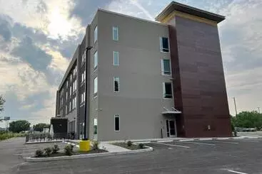 Hotelli La Quinta Inn & Suites By Wyndham Manchester   Arnold Afb