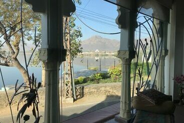 فندق Vishalas The Raj Kesar Regency