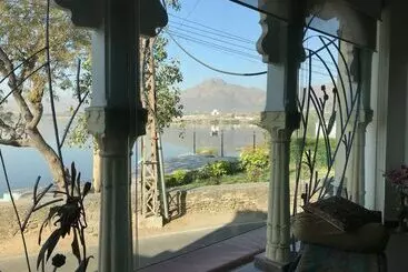 Hotel Vishalas The Raj Kesar Regency