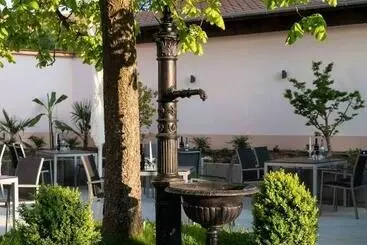 ユースホステル Gasthof Adler äpfingen