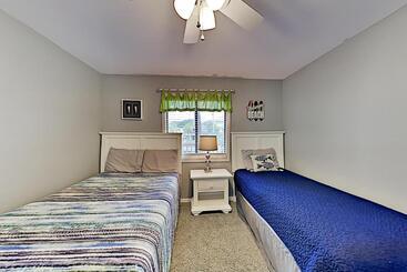 בית מלון כפרי Surfside Shores Unit 102