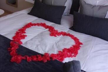 پانسیون Le Bourget   Envolée Romantique