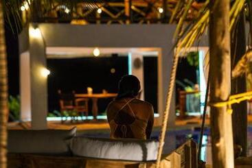 استراحتگاه The Mida Creek