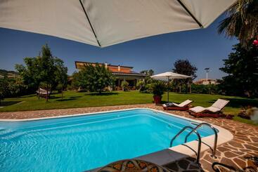 Villa Tigli Luxury B&b