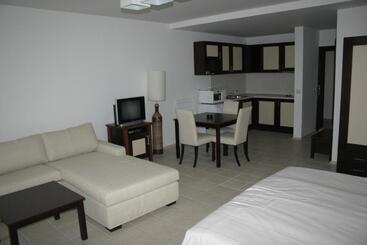 Apartments Ofir