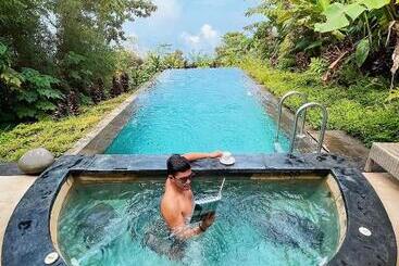 Munduk Moding Plantation Nature Resort