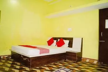 ホテル Oyo Flagship 81203 Sai Kripa Guest House