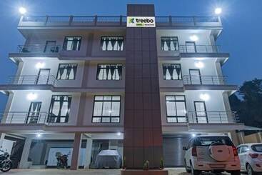 בית מלון כפרי Treebo Staying Center