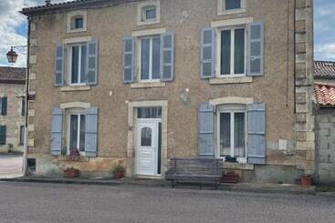 Bed and Breakfast Chez Sarah   L Amaryllis