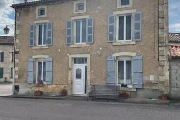 Bed & Breakfast Chez Sarah   L Amaryllis