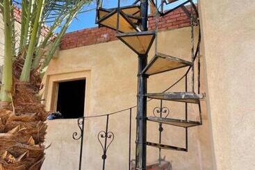 تختخواب و صبحانه Domed Bedouin Chalet