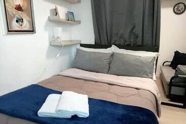 Hotelli Sally’s At Azure North