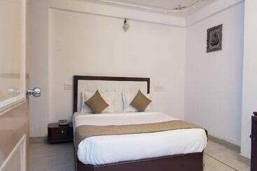 Szálloda Super Collection O Lake Palace Road Formerly Green View