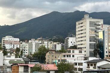 Pensão Iñaquito Gold