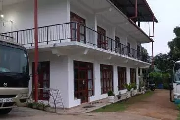 ペンション Ella Gama Village Guest House