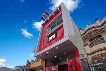 Hotel Oyo Flagship 81011  Palacio Inn