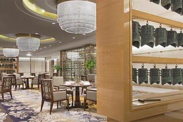 בית מלון כפרי Sheraton Grand Wuhan Hankou