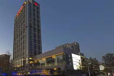 בית מלון כפרי Sheraton Grand Wuhan Hankou